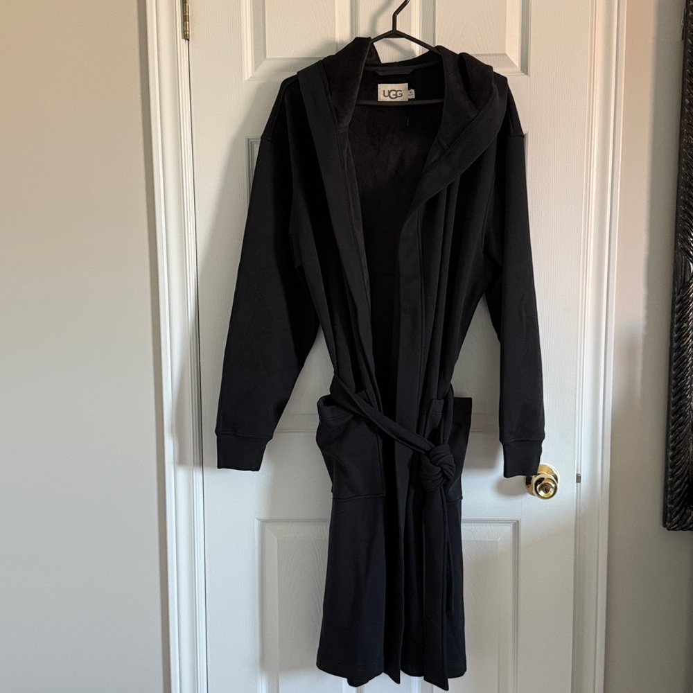 UGG Men’s Black Hooded Wrap Robe